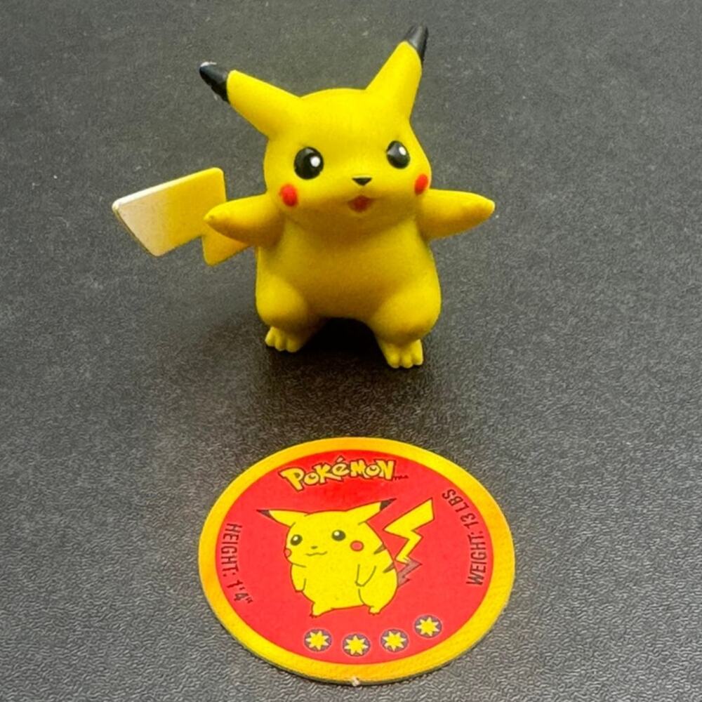 Pikachu Hasbro Pokemon Vintage PVC Figure With Coin 2000 2"